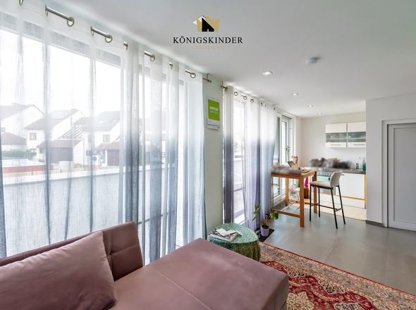 kleine Einbauküche im 1.OG