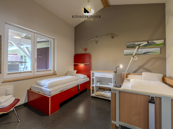 Komfort ohne Kompromisse – das Schlafzimmer mit Pflegebett ist funktional und stilvoll zugleich.5 - Bad Urach - 23-07-2025 - 48