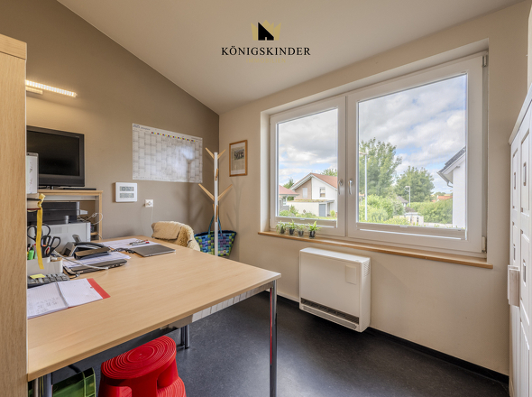 Flexibel nutzbarer Büroraum – auch als zusätzliche Wohneinheit oder Praxis geeignet.5 - Bad Urach - 23-07-2025 - 56