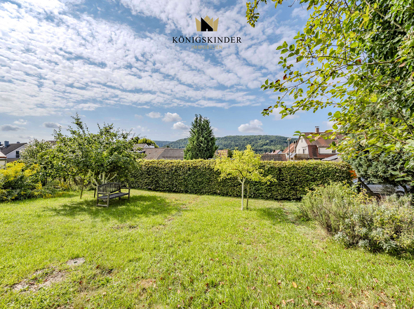 Garten als Spielplatz & Gemüsegarten denkbar