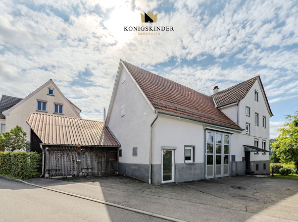 Viel Platz auch vor dem Haus