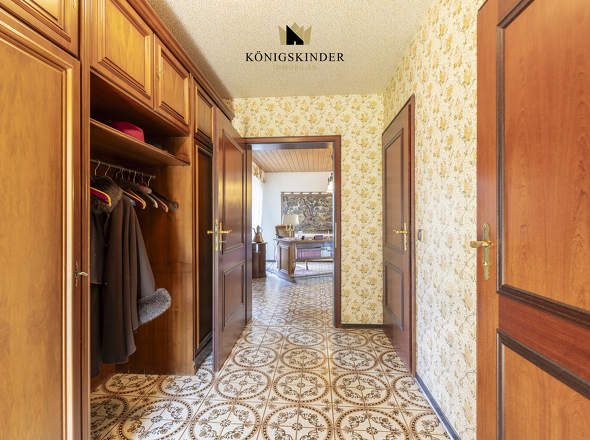 Windfang mit Garderobe