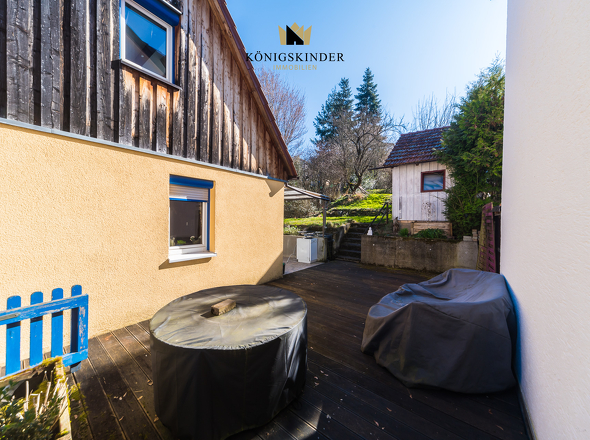 Große Terrasse 2 mit der Möglichkeit einen Aufstellpool aufzustellen