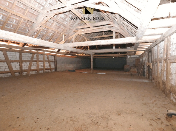 Heuboden über Pferdeboxen