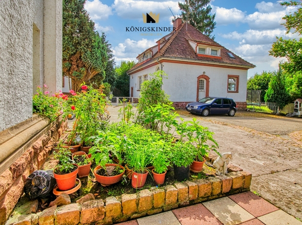 Drei Häuser auf einem Anwesen 