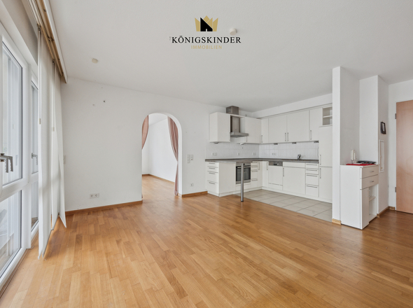 großzügiger und heller Wohn-/Essbereich