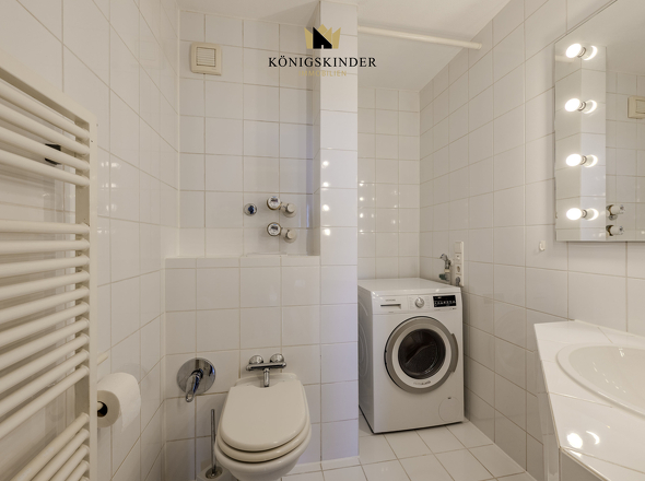 Separates WC mit Waschmaschinenanschluss