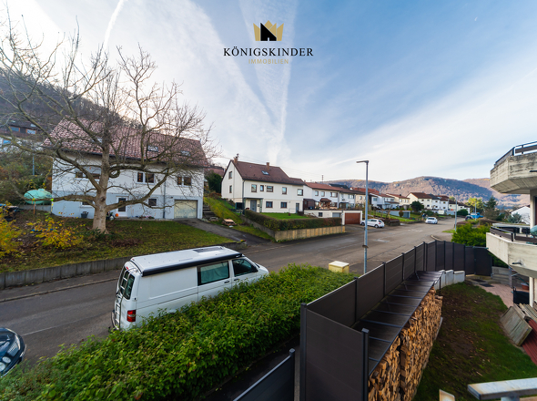 – genießen Sie die schöne Aussicht auf die umliegenden Hügel