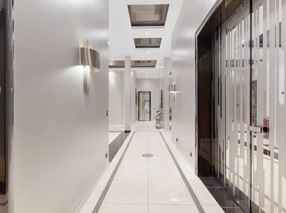 Flurbereich mit hochwertigen Innentüren