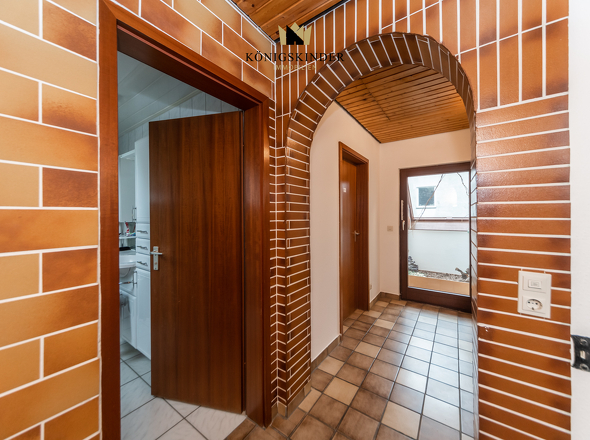 OG Flur Blick Loggia Bad