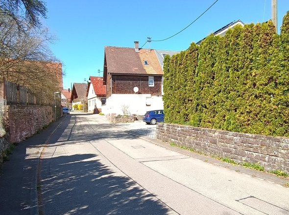 Hintere Dorfstraße Richtung Ortsmitte