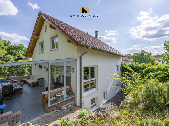 Großzügiges Grundstück mit 1.633 m² Fläche – viel Platz für Erholung und Entfaltung.