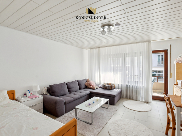 Wohnzimmer mit Balkon zur Schmidener Straße