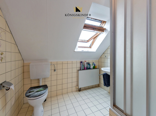 natürlich mit separatem Duschbad.