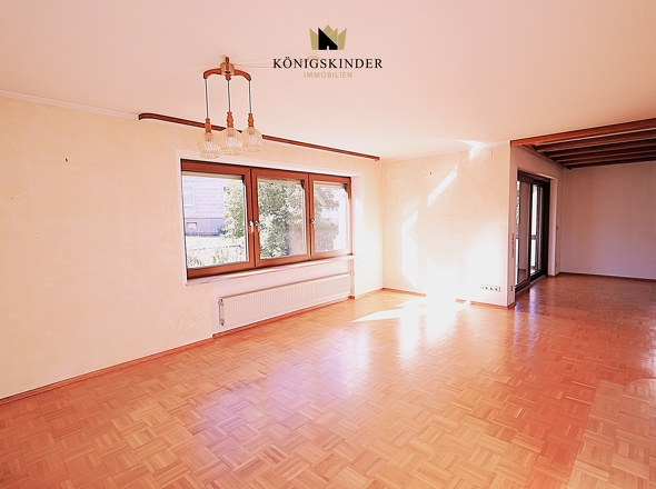 ...große Fenster bringen reichlich Tageslicht vom Süden...