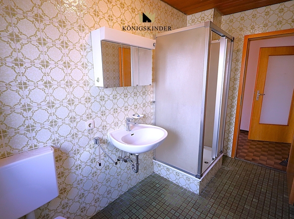 Das Duschbad könnte eine Auffrischung brauchen...