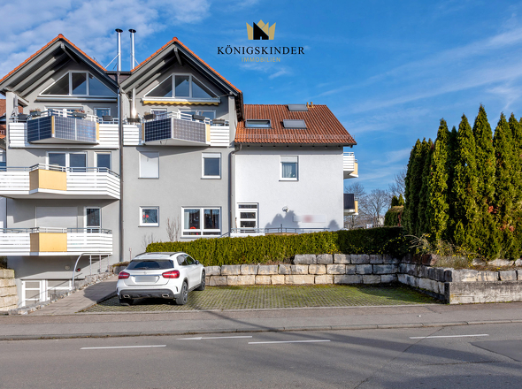 Außenansicht& Stellplätze