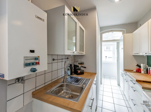 Küche mit anschließender Loggia