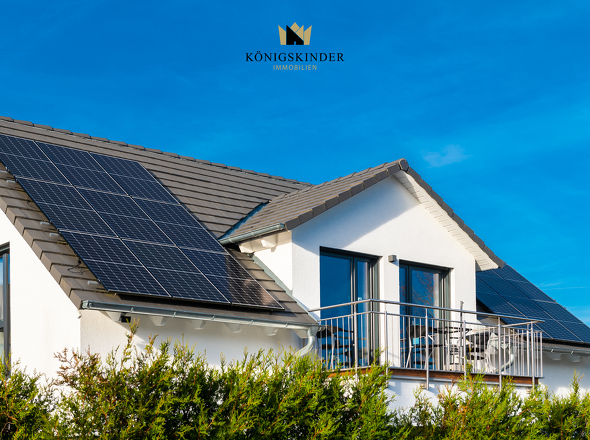 Dach mit Photovoltaik