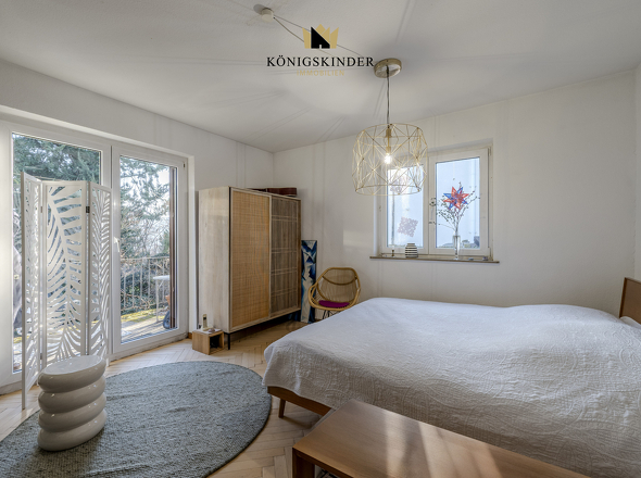 Bsp. Zimmer 1. OG mit Zugang zum Balkon