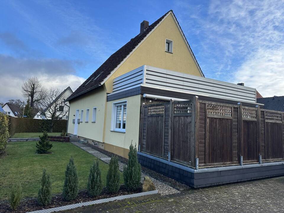 Einfahrt Garage / Zugang Hauseingang