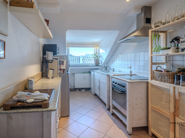 Küche (Wohnung links)