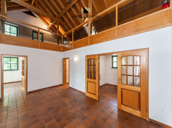 EG: Halle mit Blick zur Galerie