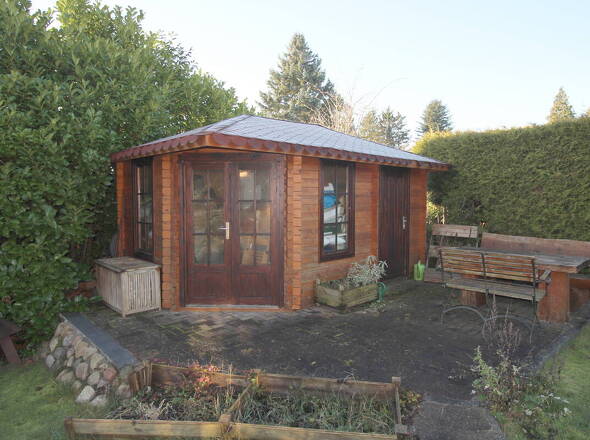 Partypavillon im Garten