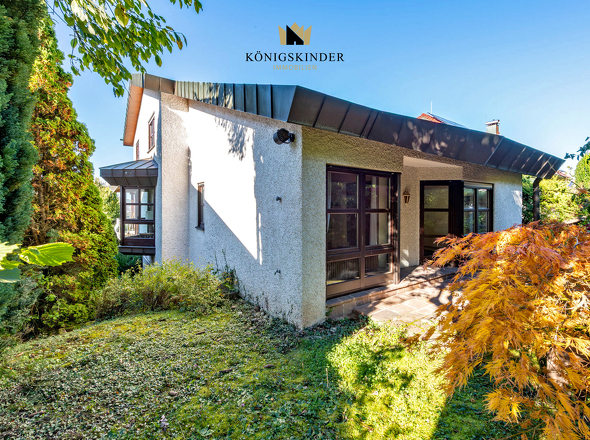 zur eigenen Terrasse und zum Vorgarten