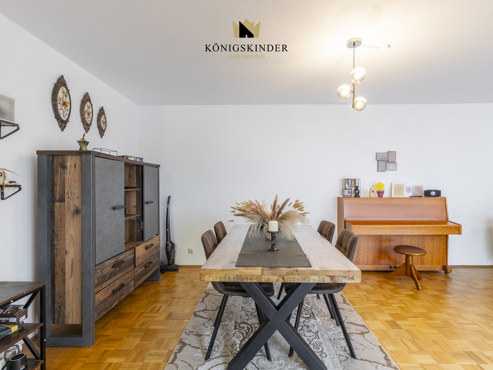  Heller Wohnbereich mit viel Platz für Wohnen und Essen