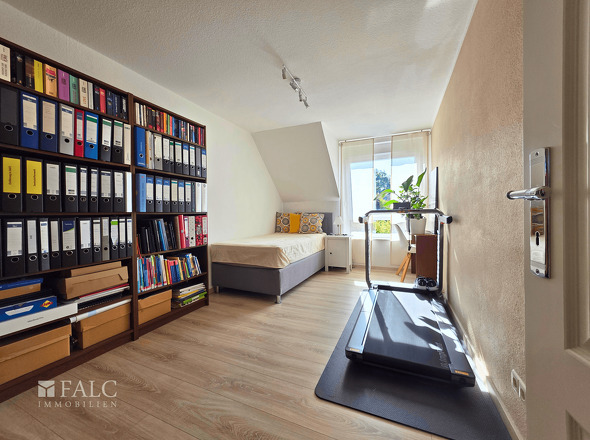 Kinderzimmer/Hobbyraum