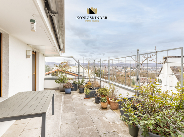 Dachterrasse mit elektr. Markise und Mega-Aussicht