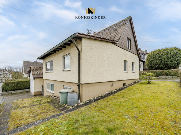 Garten zur Straßenseite