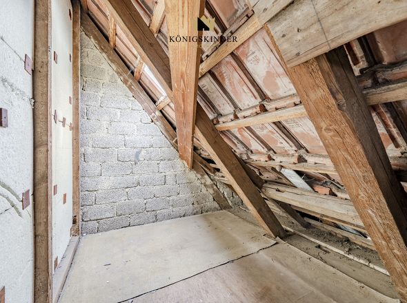 Stauraum in Abseite DG