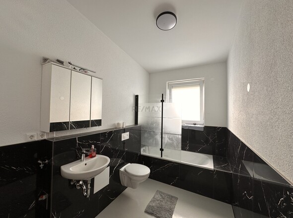 2_Badezimmer_OG_Büro