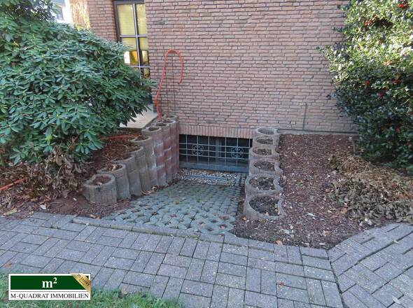 Gesichertes Kellerfenster