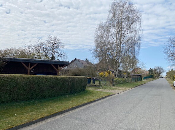 Zuführende Straße zum Bauplatz