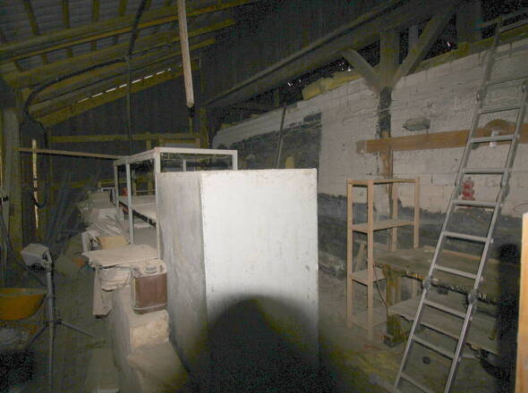 Großzügiger Lagerbereich Gebäudeteil rechts