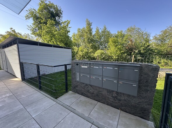 Außenbereich Briefkästen