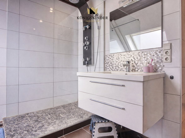 Erste Wohnung Badezimmer