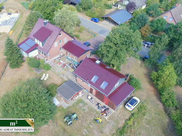 Adlerperspektive Haupt- und Nebenhaus