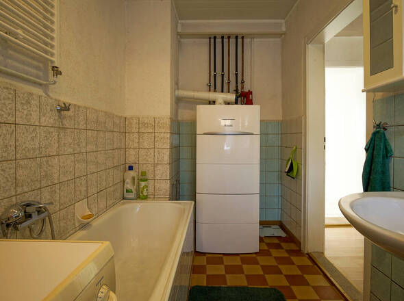 Badezimmer Blick in Richtung Flur