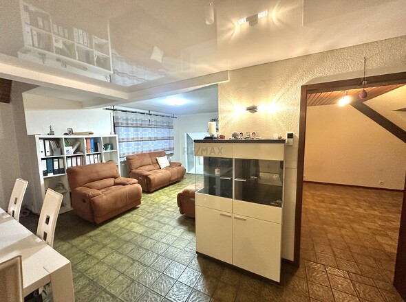 Wohn und Schlafzimmer