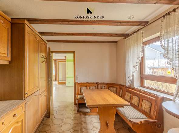 ...mit gemütlicher Eckbank...