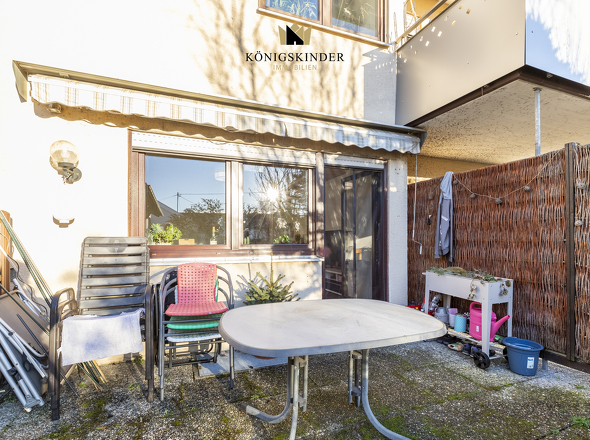 Terrasse mit Platz zum Entspannen