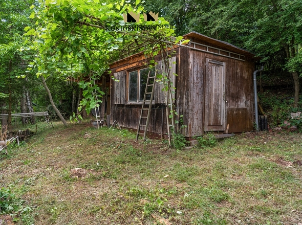 Gartenhaus auf ebenem Platteau