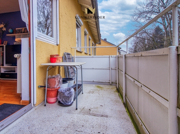 breiter Balkon 
