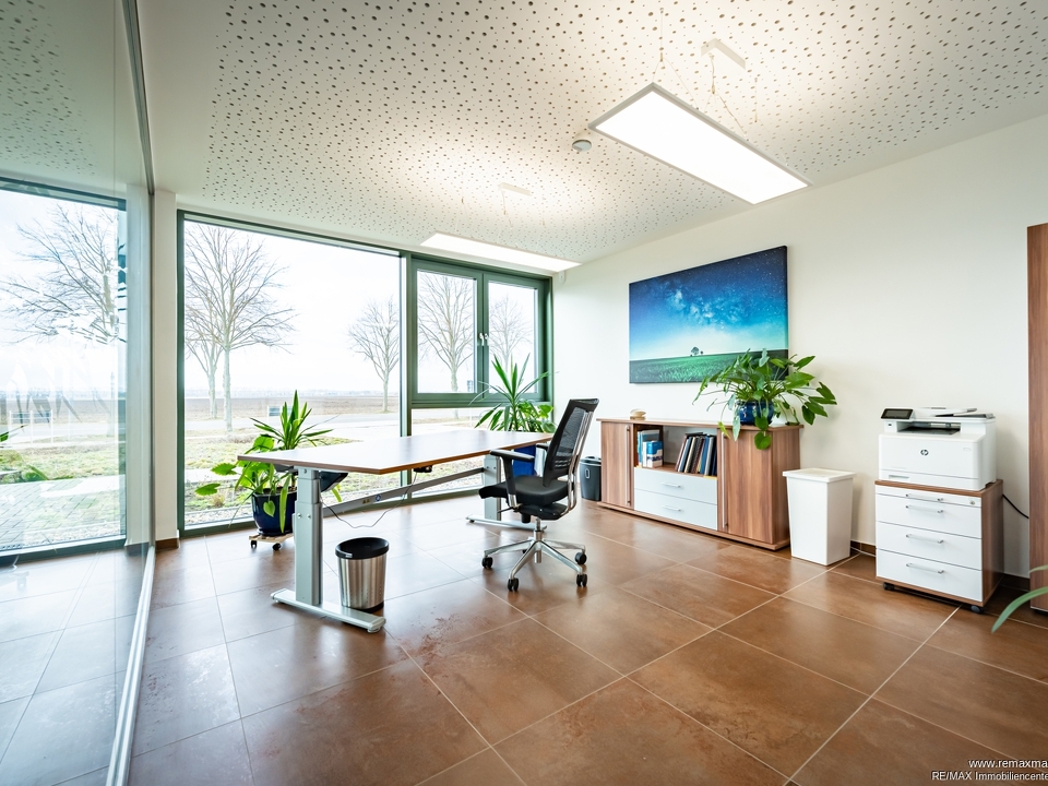 Büro EG