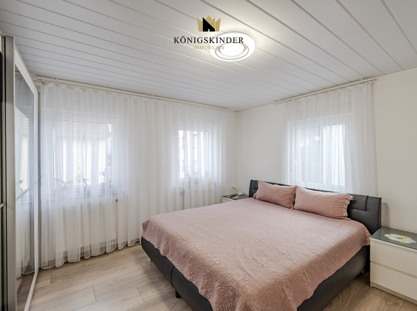 OG Schlafzimmer 1