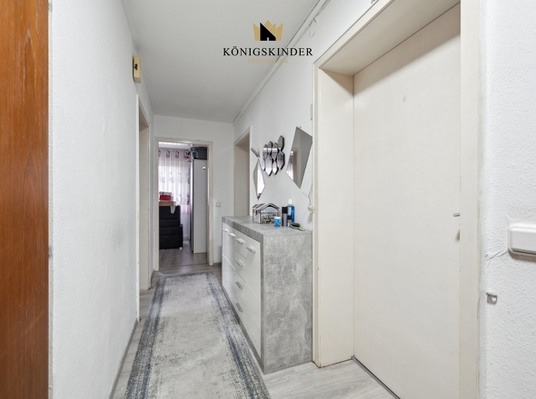 Flur mit Garderobe